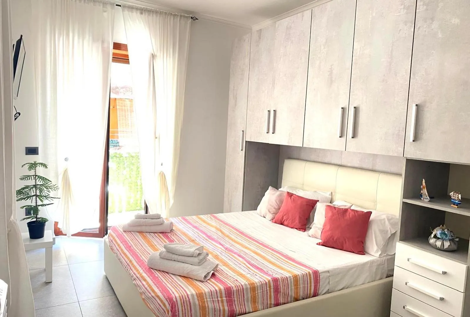 La Piazzetta Apartment Naples 0*,  Italy